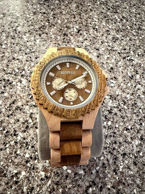 Bewell Wood Watch in Brown
